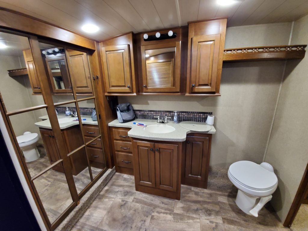 Bathroom in Bighorn 3875FB